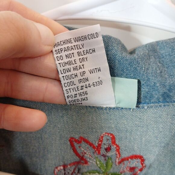 Denim Vintage Shacket Floral Fall - Picture 7 of 10